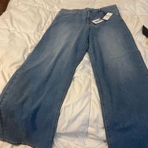 Walmart sofia jeans super comfortable size 16 brand new originally $32.00